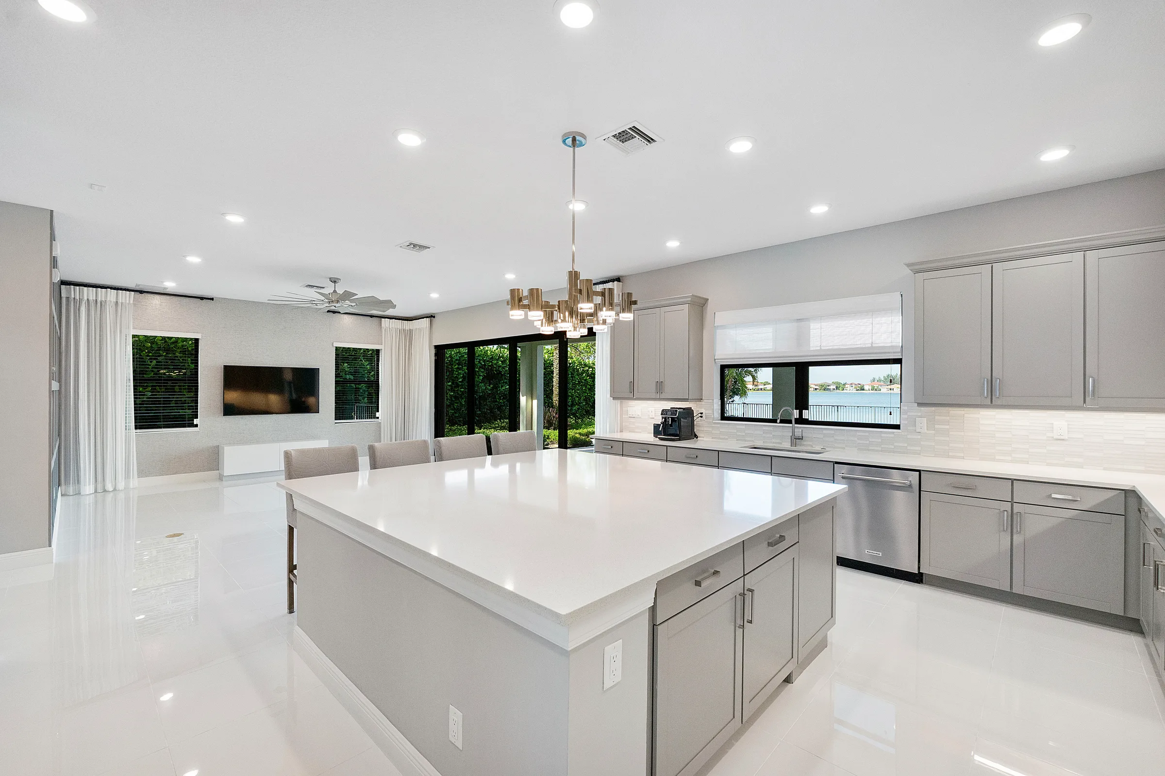 Empty home — 8685 Parkland Bay Dr